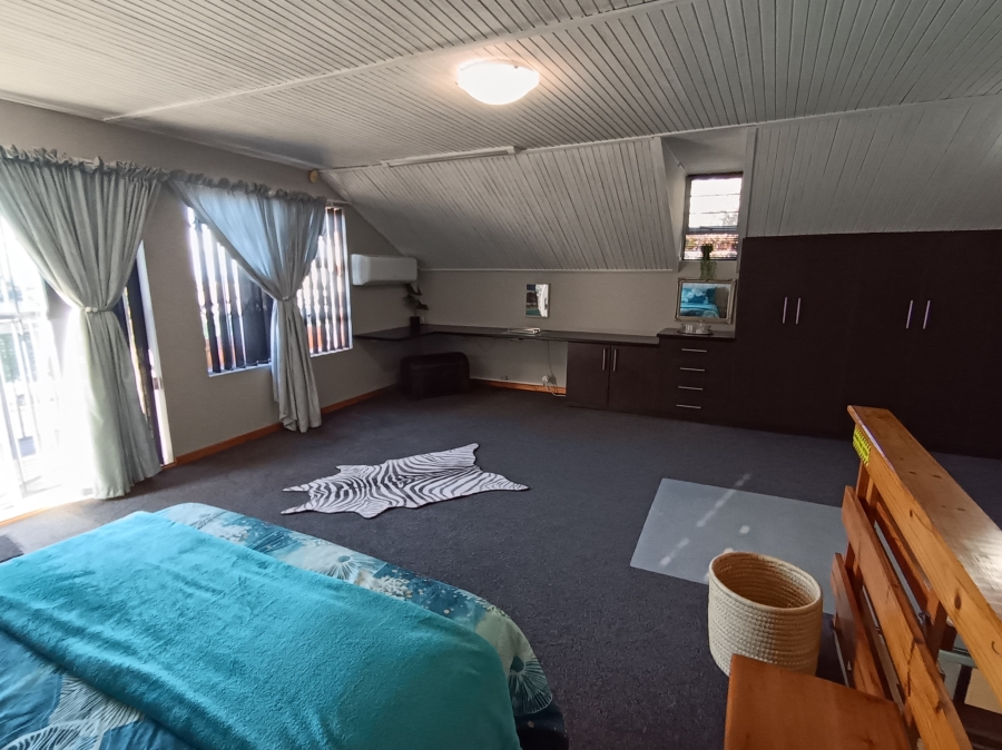 3 Bedroom Property for Sale in Wavecrest Eastern Cape